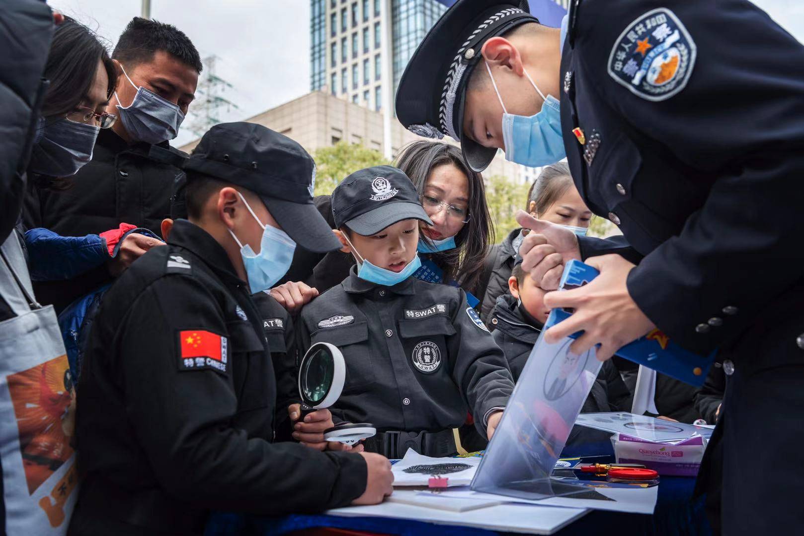 凯发娱乐官网 -包含武汉三镇训练开放日；冲刺阶段完成体检引欢呼；意大利杯在即；高层口径保持一致的词条